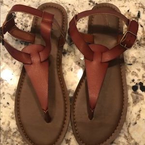 New with box Universal Thread brown sandals